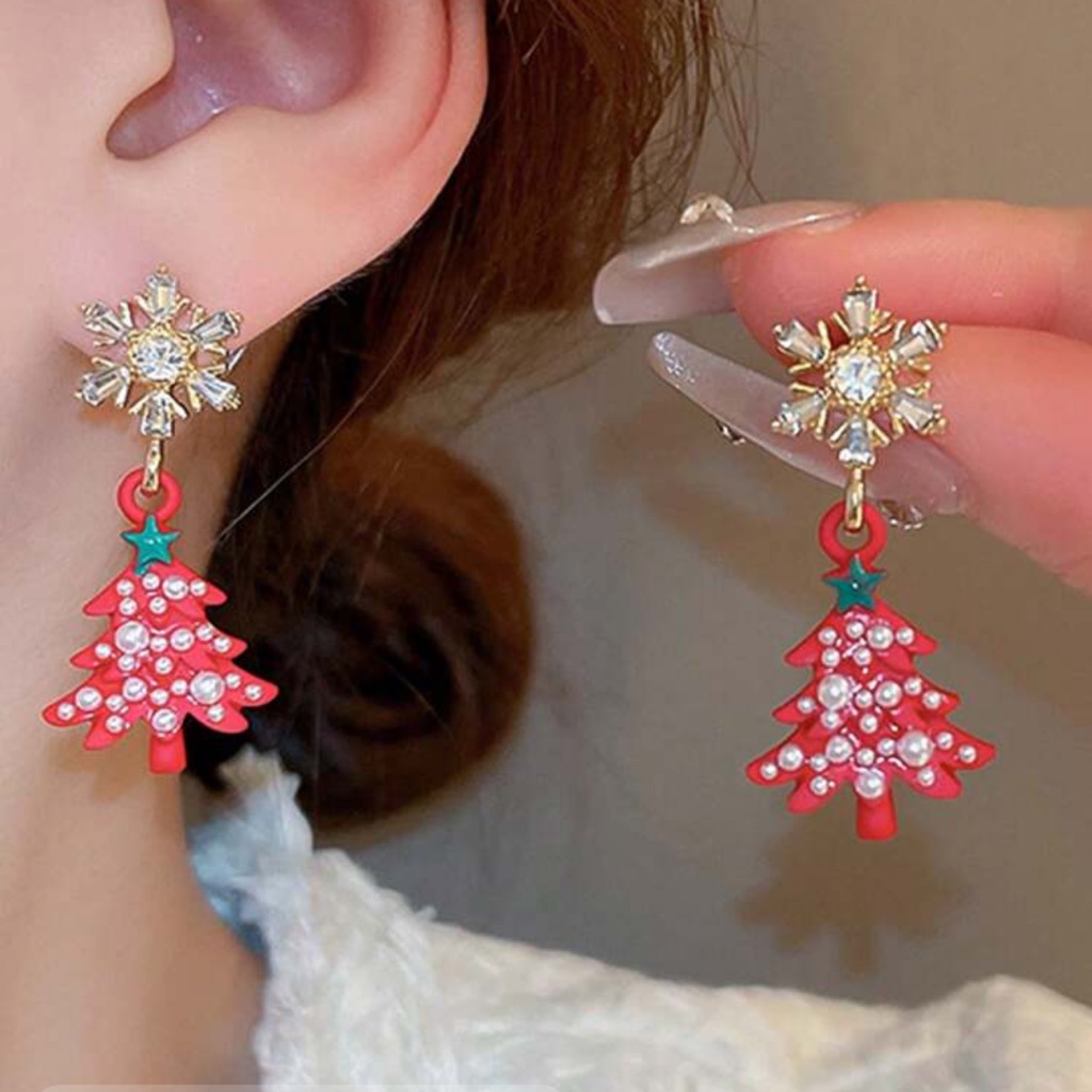 New Holiday Christmas Tree Dangle Earrings
